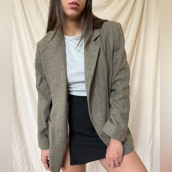 SOLD - Picture 3 of 4